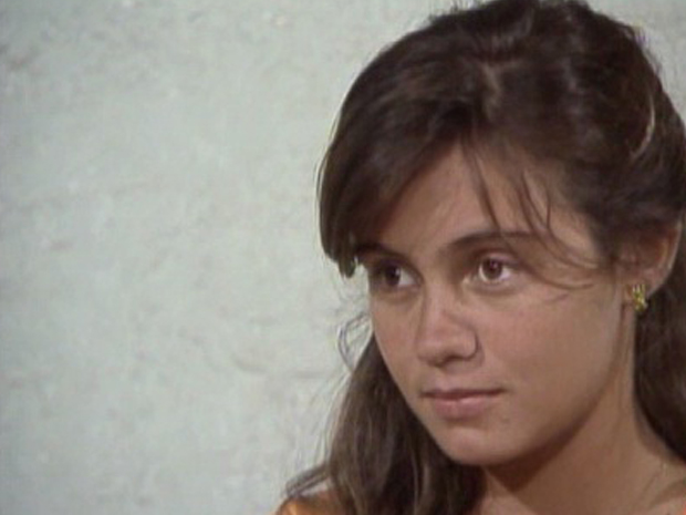Tininha (Adriana Esteves) na novela 